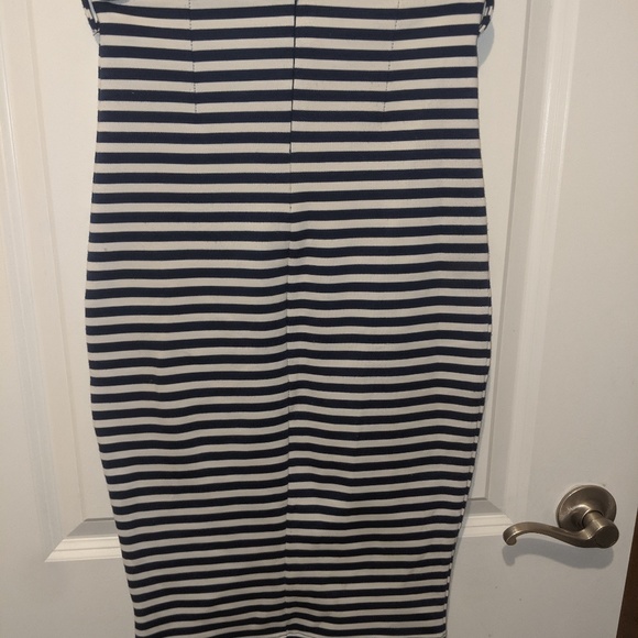 Striped navy midi skirt - Picture 2 of 4